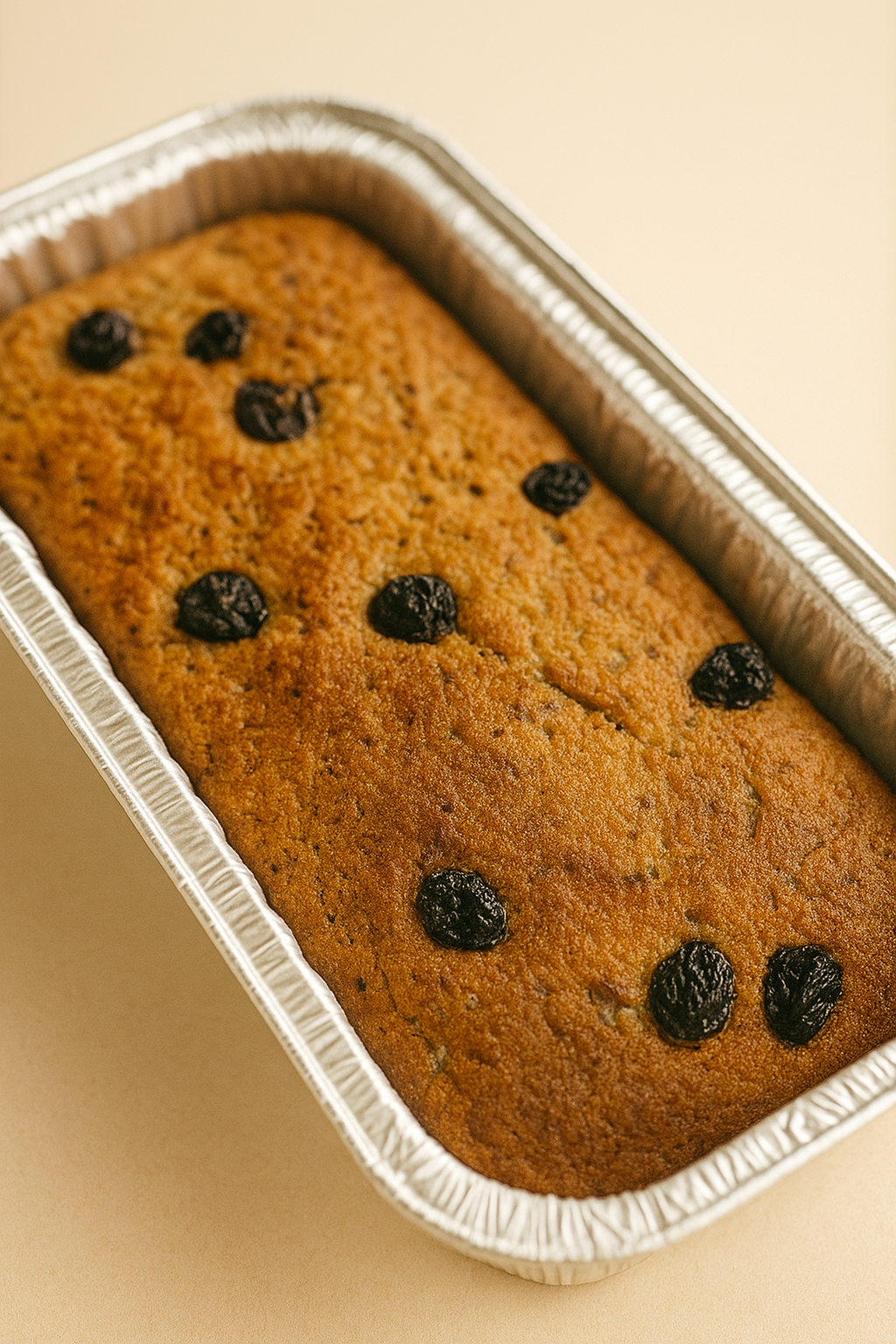Bolo de passas e canela